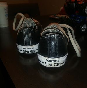 Size 7 Men's Leather Converse